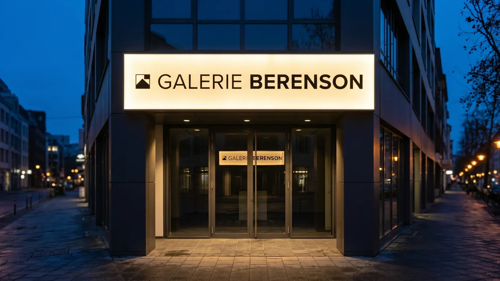 Enseigne lumineuse caisson LED allumée à la tombée de la nuit — face acrylique opale rétroéclairée